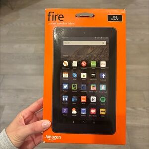NWT Amazon 8GB fire tablet
